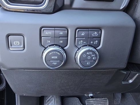 New 2025 GMC Sierra 2500 Denali w/ Denali Reserve Package image 23