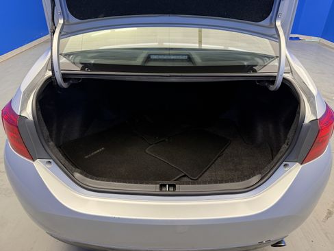 Used 2017 Toyota Corolla SE w/ Carpet Mat Package (TMS) FWD image 24