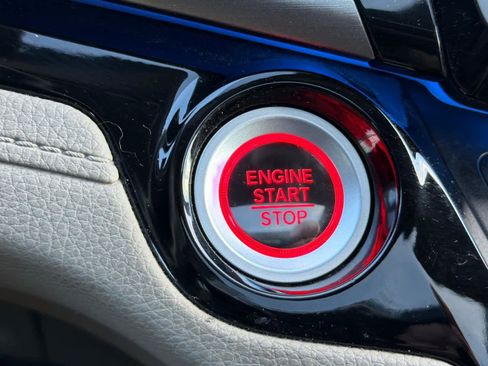 Used 2018 Honda Odyssey Elite image 27