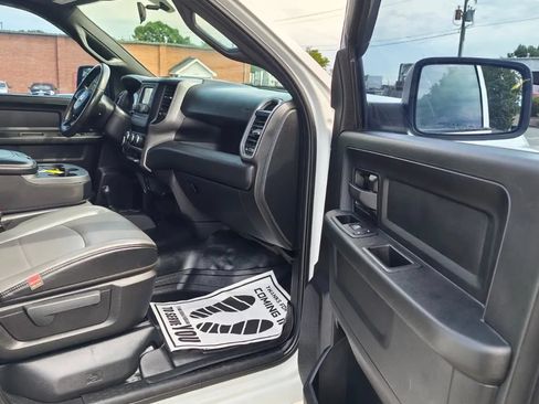 Used 2022 RAM 2500 Tradesman w/ Chrome Appearance Group AWD/4WD image 10