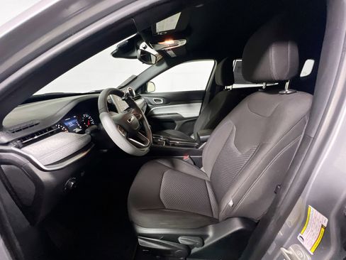 Used 2023 Jeep Compass Sport image 14