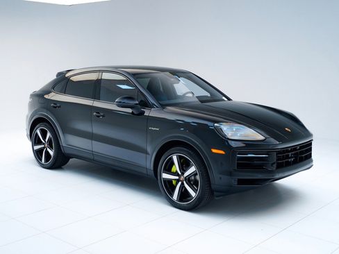 New 2026 Porsche Cayenne E-Hybrid Coupe image 7