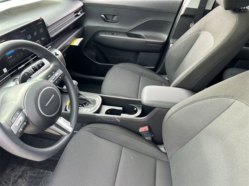 New 2026 Hyundai Kona SE image 18
