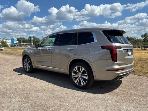 Used 2022 Cadillac XT6 Premium Luxury AWD/4WD image 7
