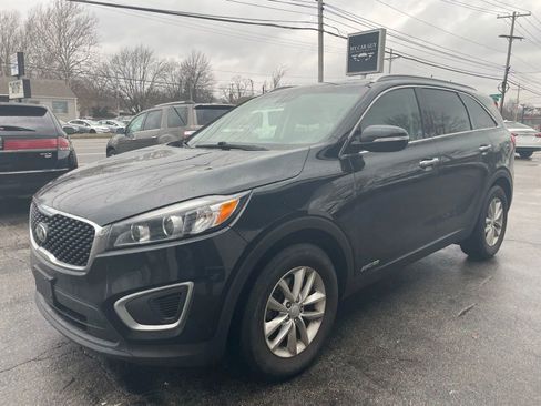 Used 2016 Kia Sorento LX image 5