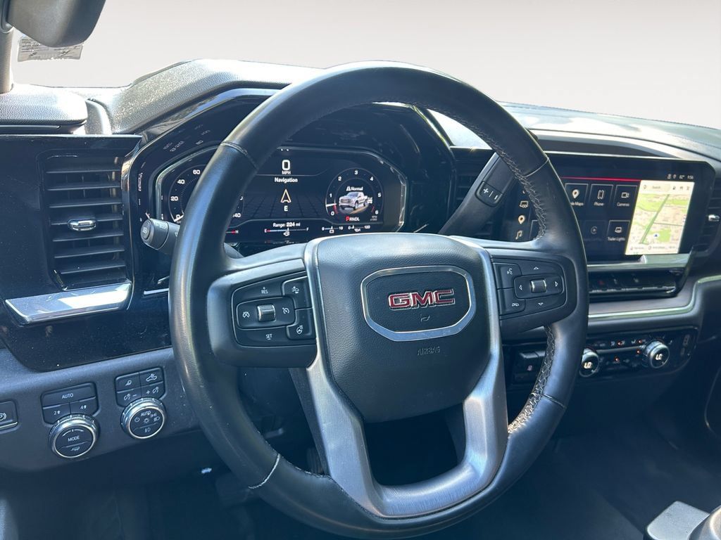 Used 2025 GMC Sierra 1500 SLT AWD/4WD image 12