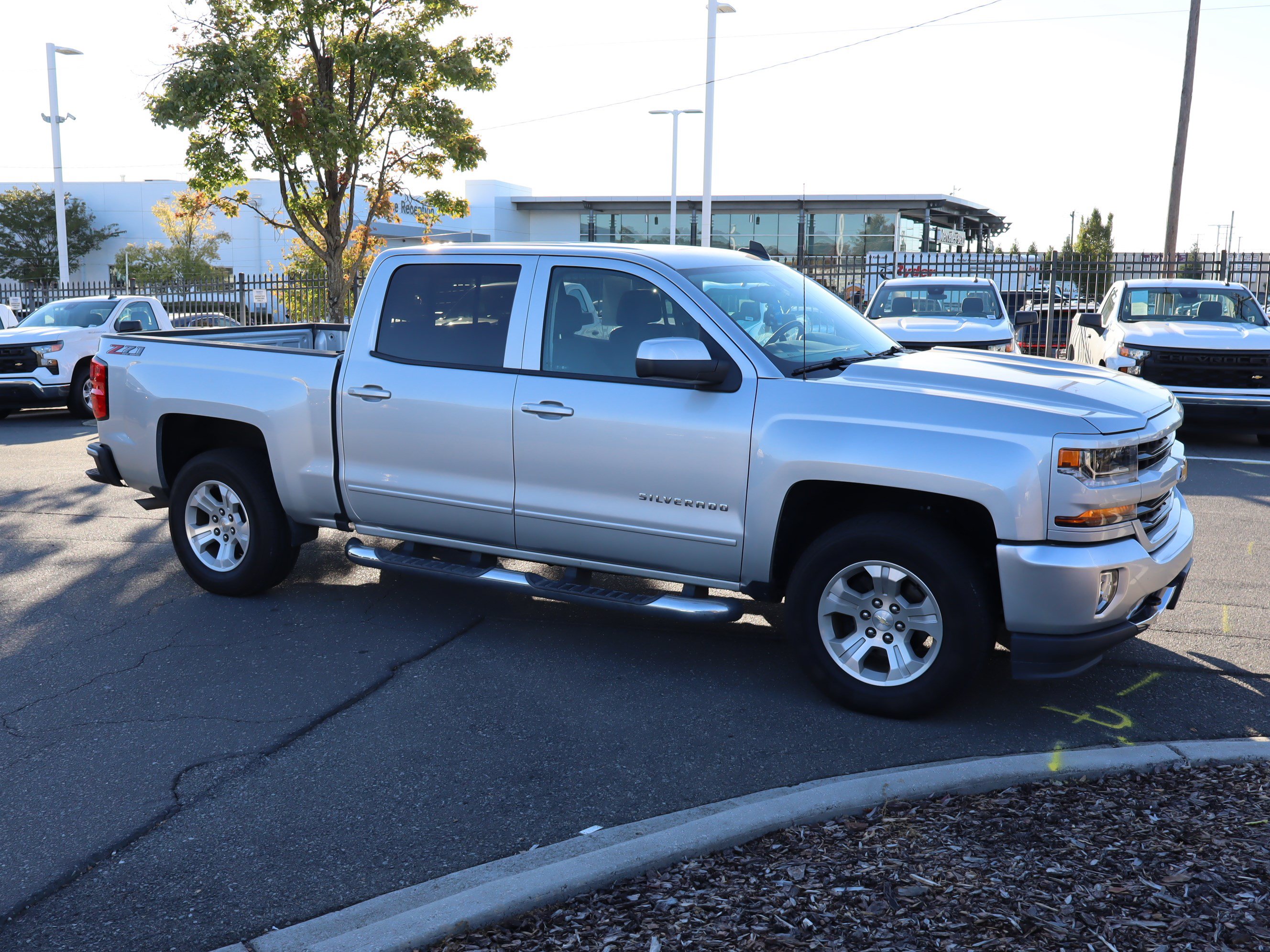 Used 2018 Chevrolet Silverado 1500 LT w/ All Star Edition AWD/4WD image 13