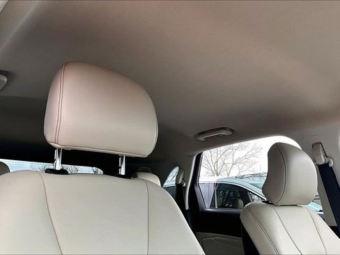 Used 2019 Ford Edge Titanium image 22