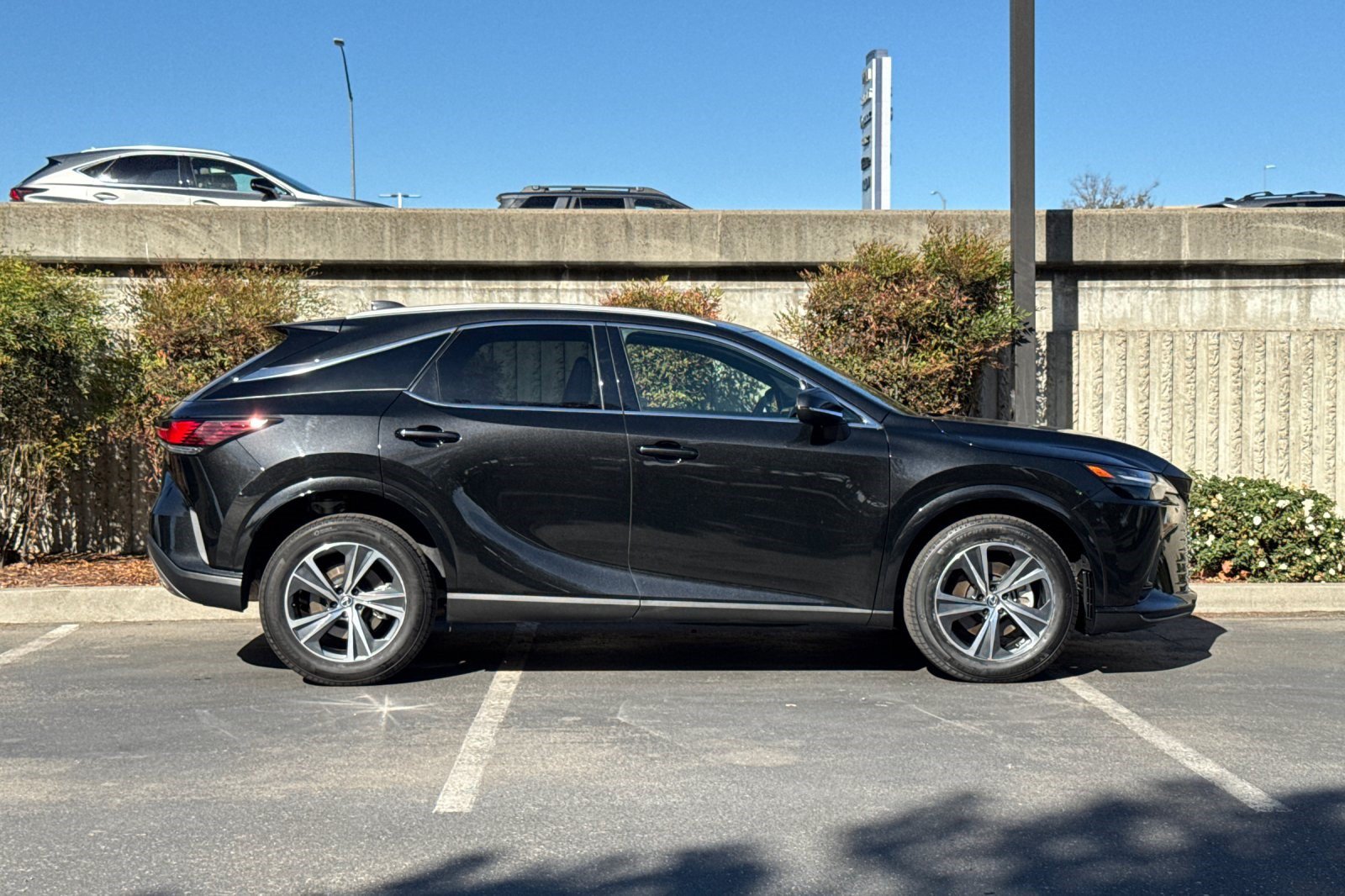 Certified 2025 Lexus RX 350 FWD w/ Technology Package image 3