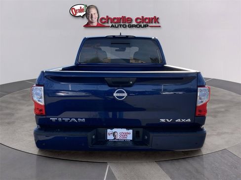 Used 2024 Nissan Titan SV image 5