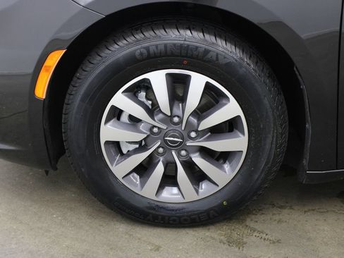 Used 2023 Chrysler Pacifica Touring-L FWD image 29