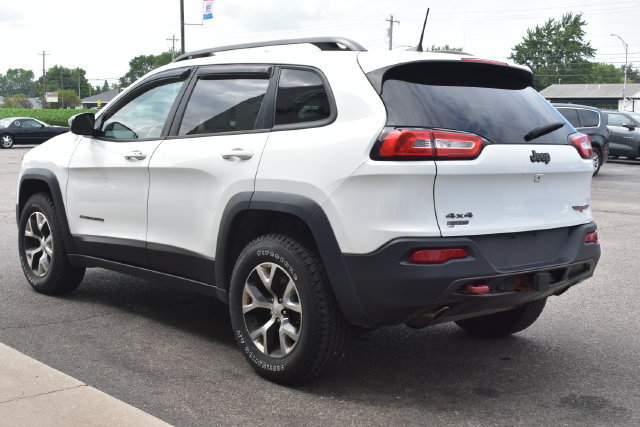 Used 2017 Jeep Cherokee Trailhawk w/ Comfort & Convenience Group AWD/4WD image 17