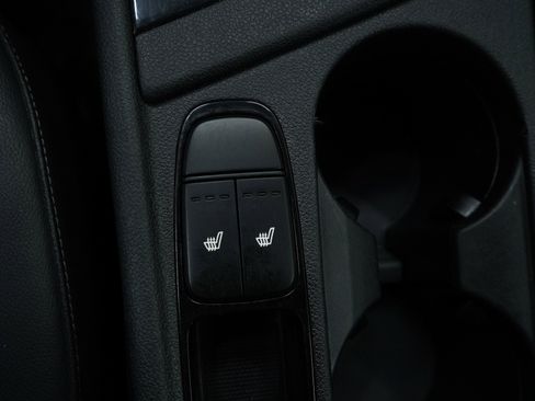 Used 2017 Kia Niro EX image 23