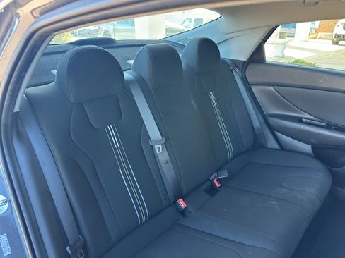 Used 2023 Hyundai Elantra SEL w/ Convenience Package image 33