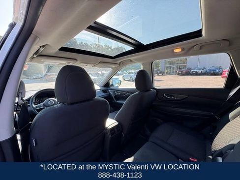 Used 2017 Nissan Rogue SV AWD/4WD image 12