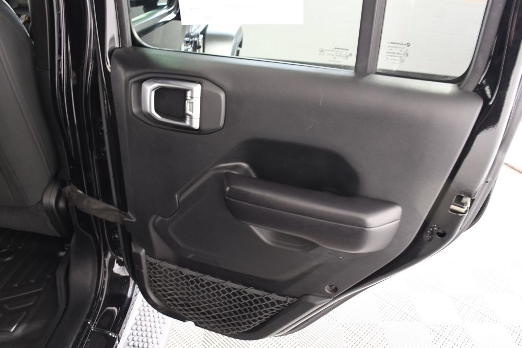 Used 2018 Jeep Wrangler Unlimited Sport S AWD/4WD image 20