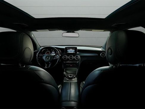 Used 2018 Mercedes-Benz GLC 300 4MATIC image 30