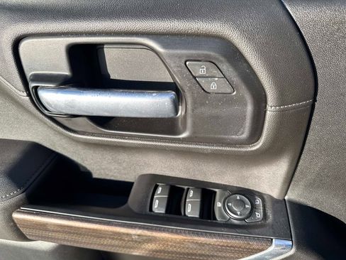 Used 2022 Chevrolet Silverado 1500 LT Trail Boss image 10