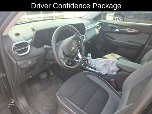 Used 2024 Chevrolet TrailBlazer LT w/ LT Cold Weather Package AWD/4WD image 13