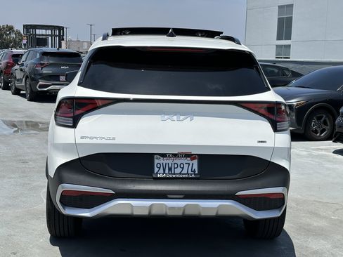 Certified 2025 Kia Sportage EX w/ EX Premium Package AWD/4WD image 5