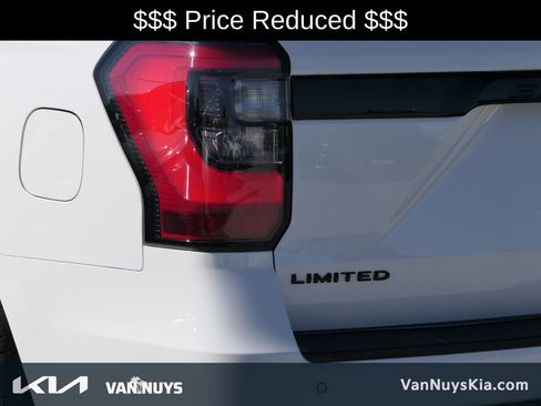 Used 2021 Ford Expedition Limited image 6