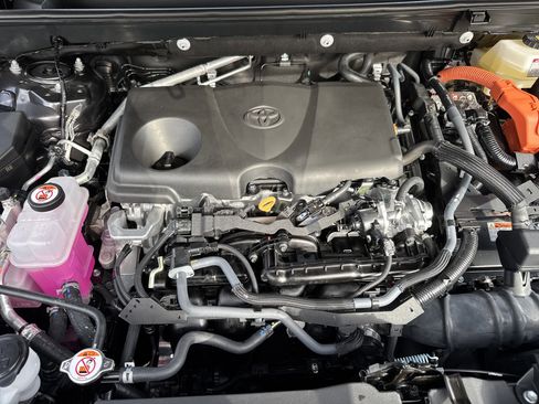 Used 2025 Toyota RAV4 Limited image 31