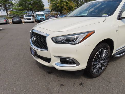 Used 2018 INFINITI QX60 Luxe w/ Deluxe Technology Package AWD/4WD image 9