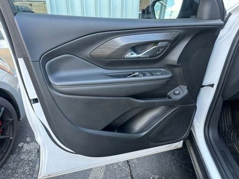 Used 2024 GMC Terrain SLE w/ Driver Convenience Package FWD image 30