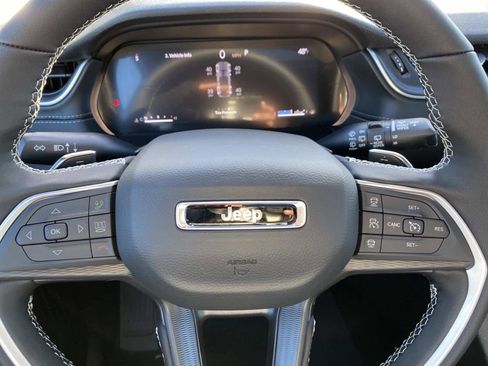 New 2025 Jeep Grand Cherokee Laredo image 14