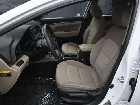 Used 2019 Hyundai Elantra SEL FWD image 18