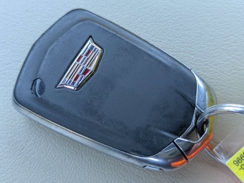 Used 2018 Cadillac XT5 AWD image 23
