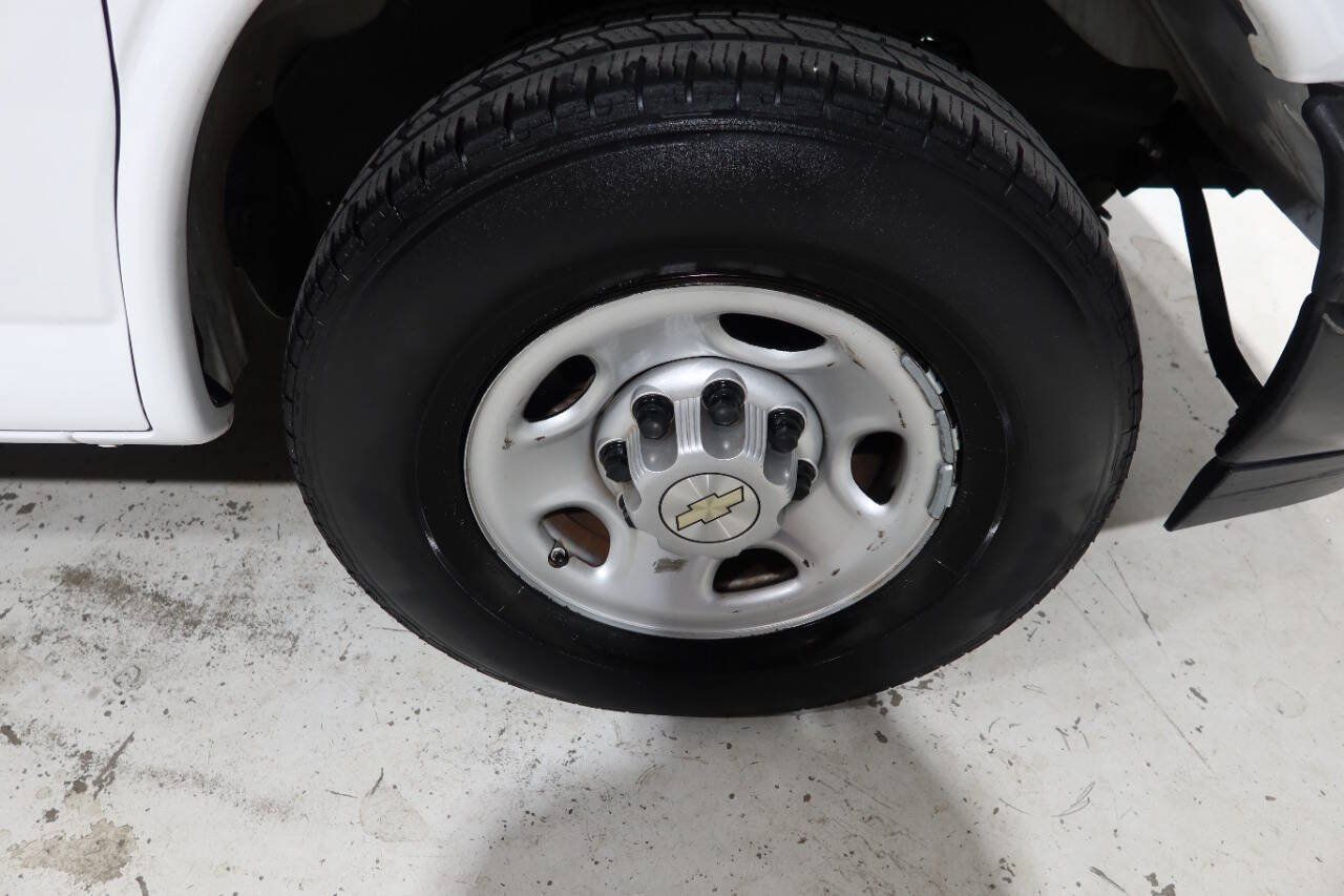 Used 2021 Chevrolet Express 2500 RWD image 33