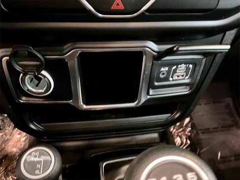 Used 2021 Jeep Wrangler Unlimited Sport image 26