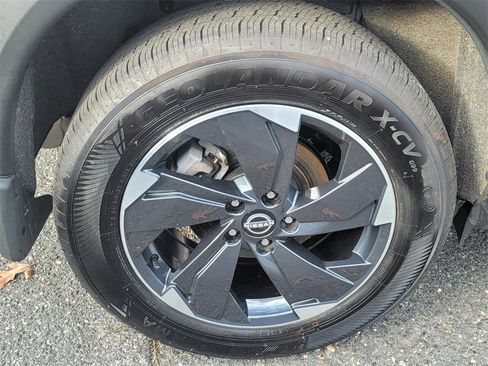 Certified 2024 Nissan Rogue SV image 8