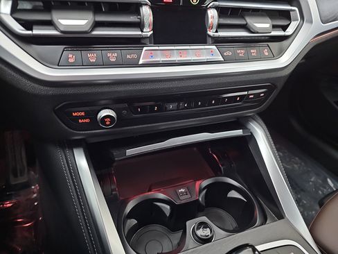 Used 2023 BMW 430i xDrive Convertible w/ M Sport Package image 34