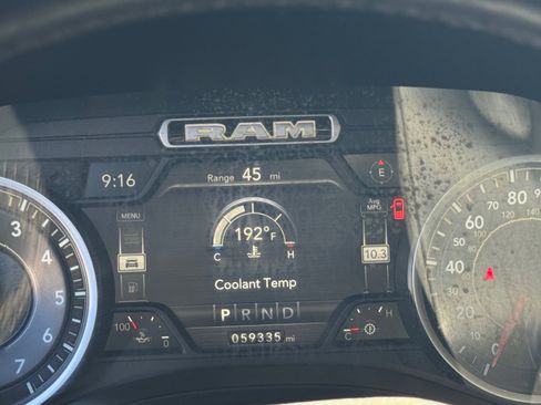 Used 2019 RAM 1500 Laramie AWD/4WD image 18