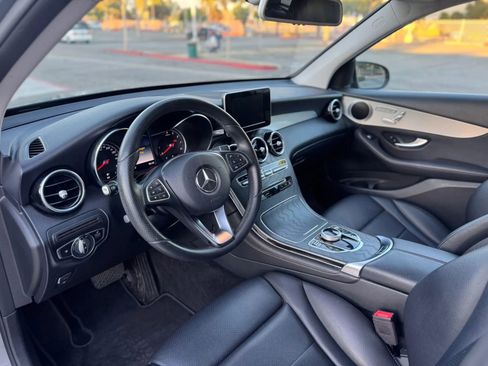 Used 2019 Mercedes-Benz GLC 300 GLC 300 Sport Utility 4D w/ Premium Package image 8