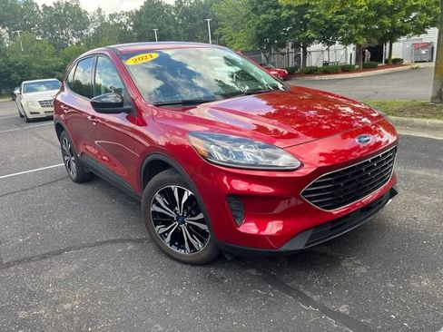 Used 2021 Ford Escape SE w/ SE Sport Appearance Package AWD/4WD image 7
