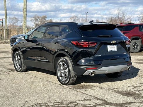 Certified 2024 Chevrolet Blazer LT w/ Convenience Package image 3