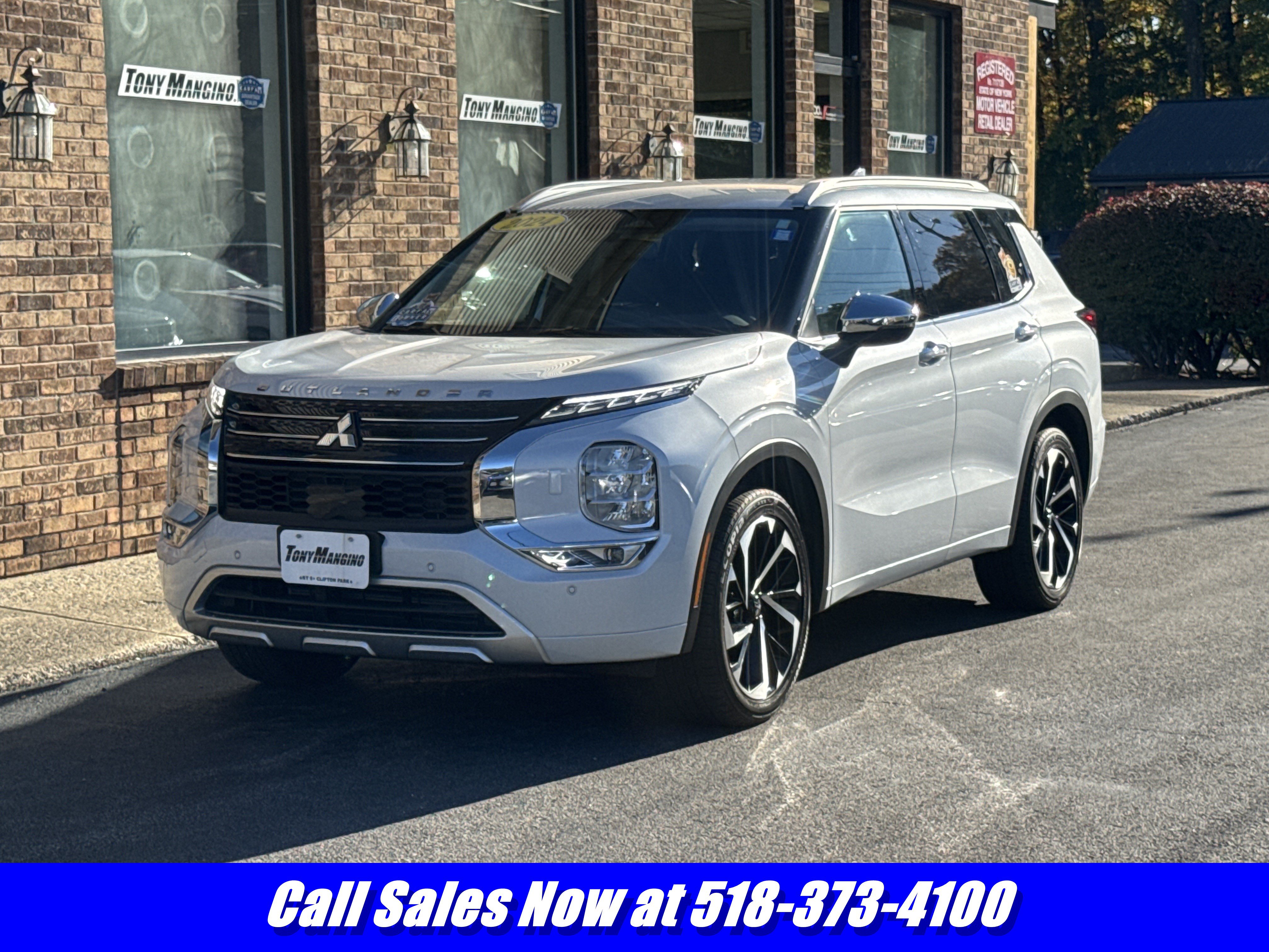 Used 2024 Mitsubishi Outlander SEL AWD/4WD image 1