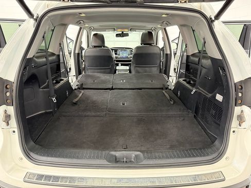 Used 2016 Toyota Highlander XLE AWD/4WD image 28