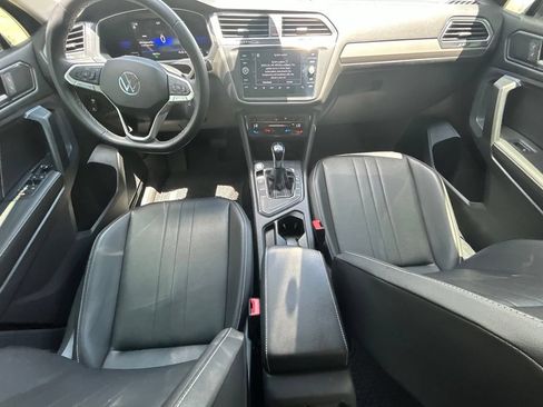 Used 2023 Volkswagen Tiguan SE FWD image 10