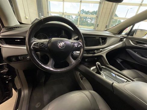 Used 2021 Buick Enclave Essence image 15