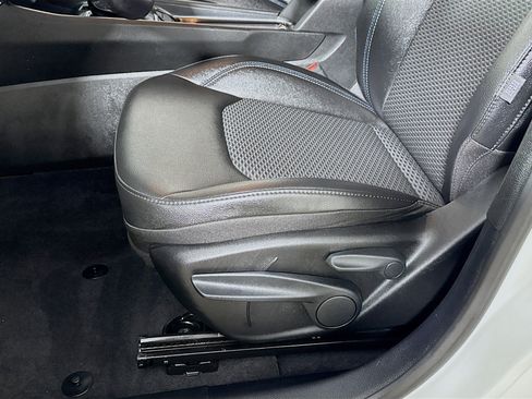 Used 2025 Jeep Compass Latitude image 19