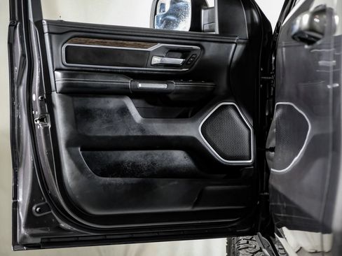 Used 2020 RAM 1500 Laramie AWD/4WD image 32