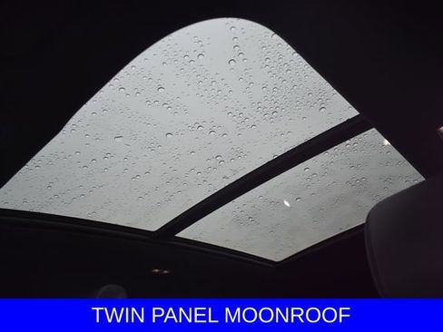 Used 2024 Lincoln Nautilus Reserve w/ Equipment Group 202A image 9