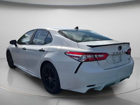 Used 2020 Toyota Camry SE image 5