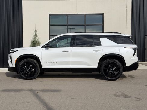 Used 2024 Chevrolet Traverse RS w/ LPO, Floor Liner Package image 2