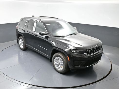 New 2025 Jeep Grand Cherokee Laredo X w/ Luxury Tech Group I image 37