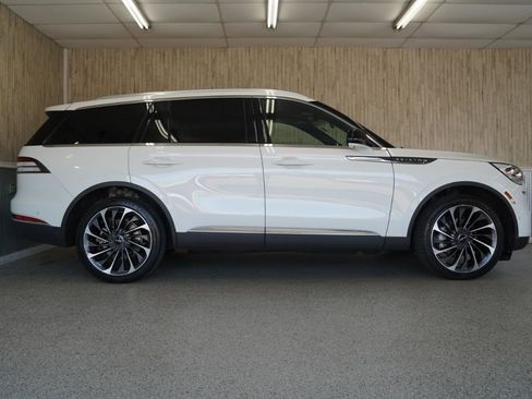 Used 2023 Lincoln Aviator Reserve w/ Equipment Group 201A image 6